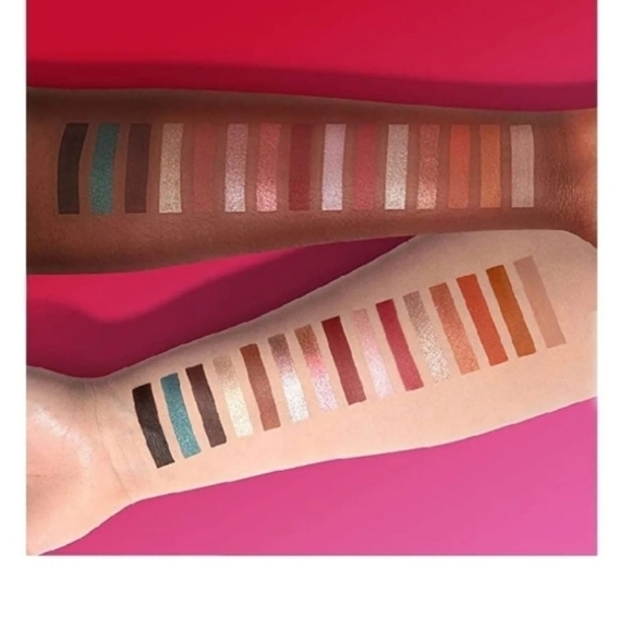 PUR X Barbie Eyeshadow Palette NIB - Picture 4 of 6